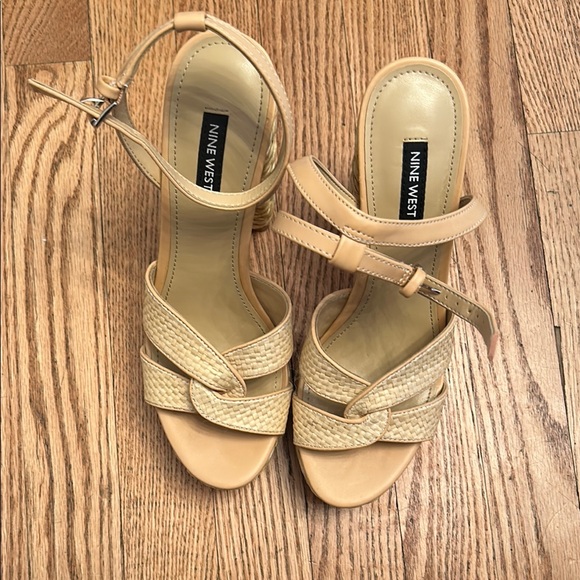 Stylish Tan Platform Heels - Picture 2 of 4